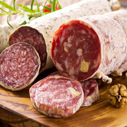 Saucisse sèche aux noisettes